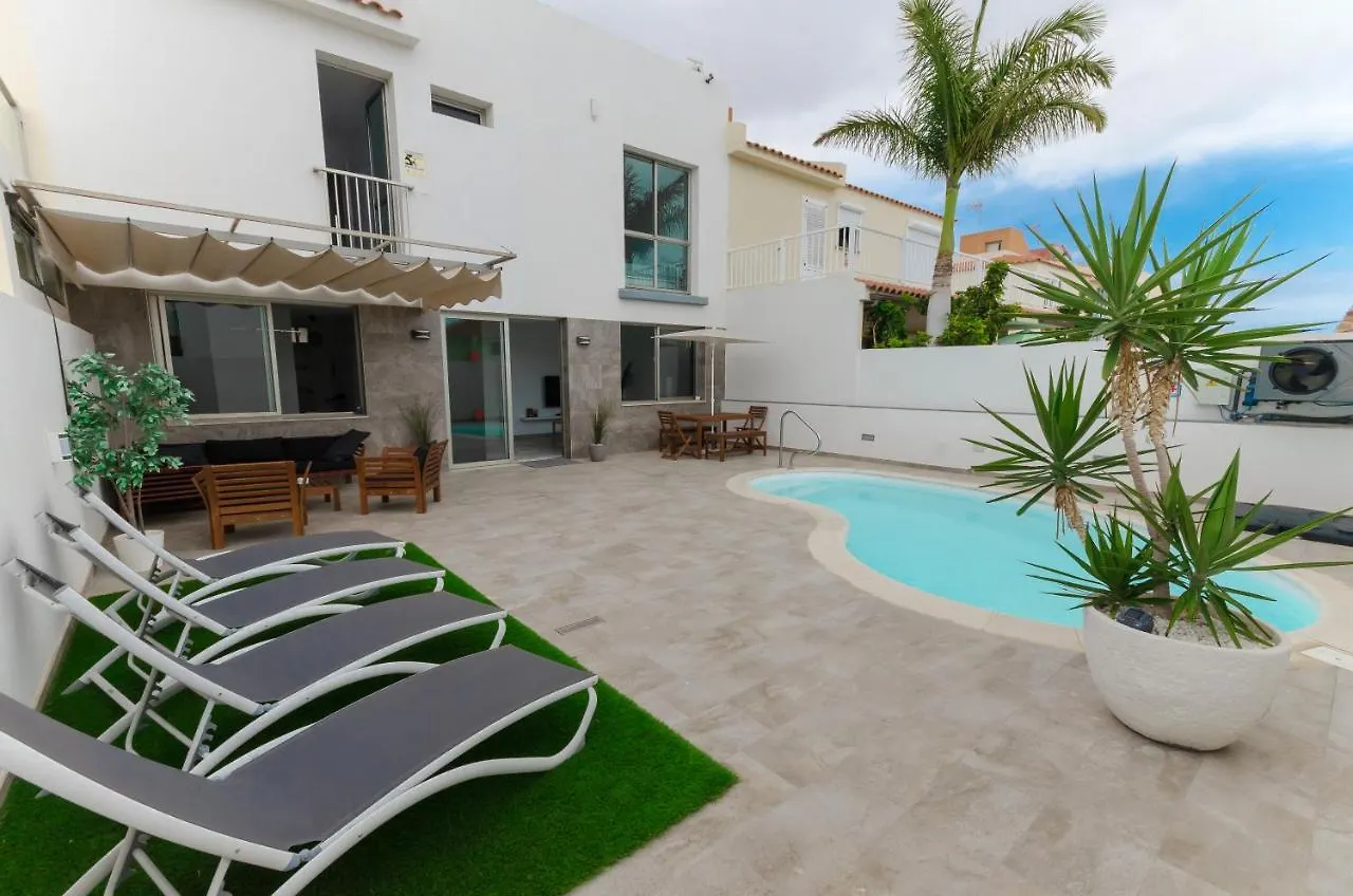 Vv Sunny Holiday Villa Maspalomas マスパロマス 0*,  スペイン
